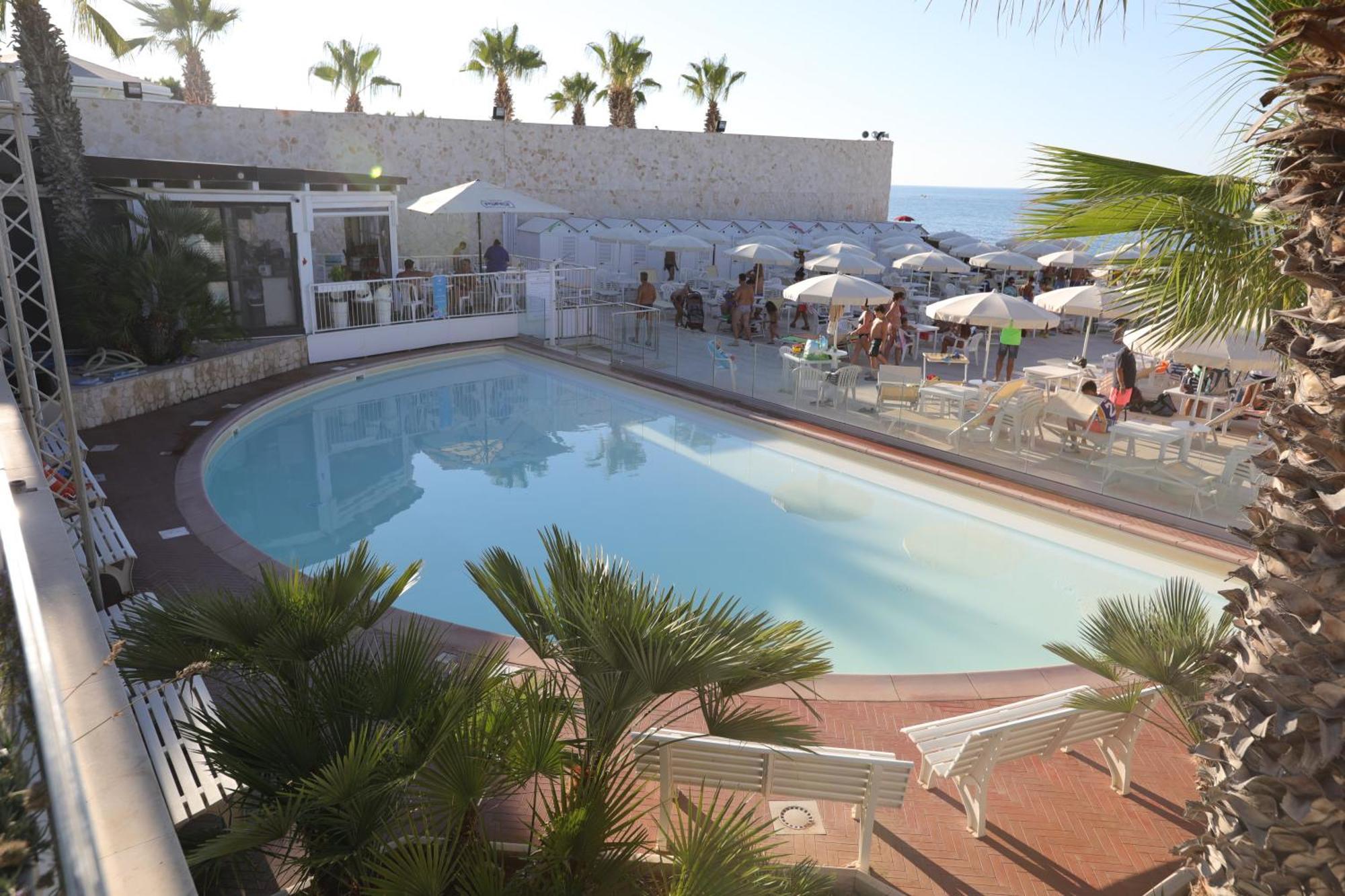 Hotel Lafayette Giovinazzo Exterior foto